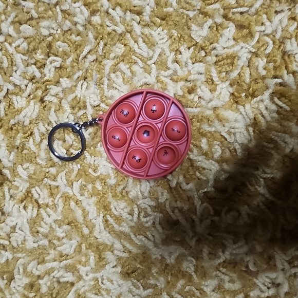 Round Pink Fidget Keychain - Picture 3 of 3